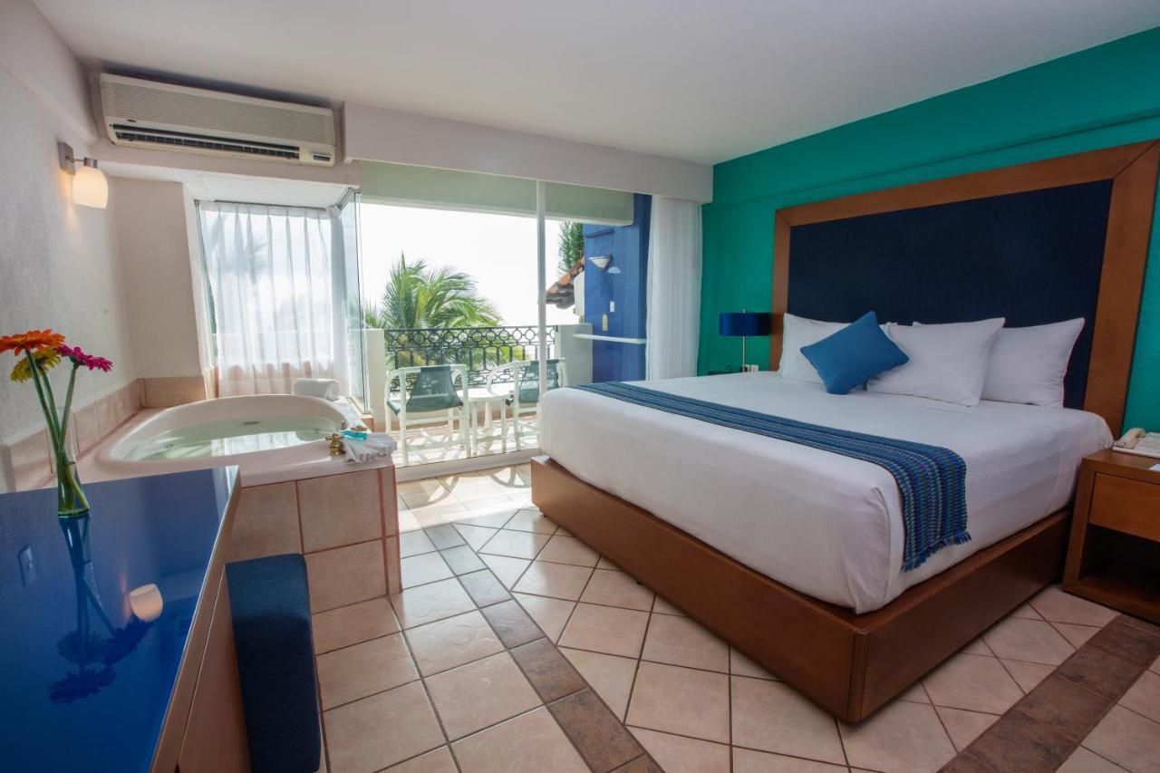 Crown Paradise Golden All Inclusive Resort - Adults Only Puerto Vallarta Exterior foto Junior Suite