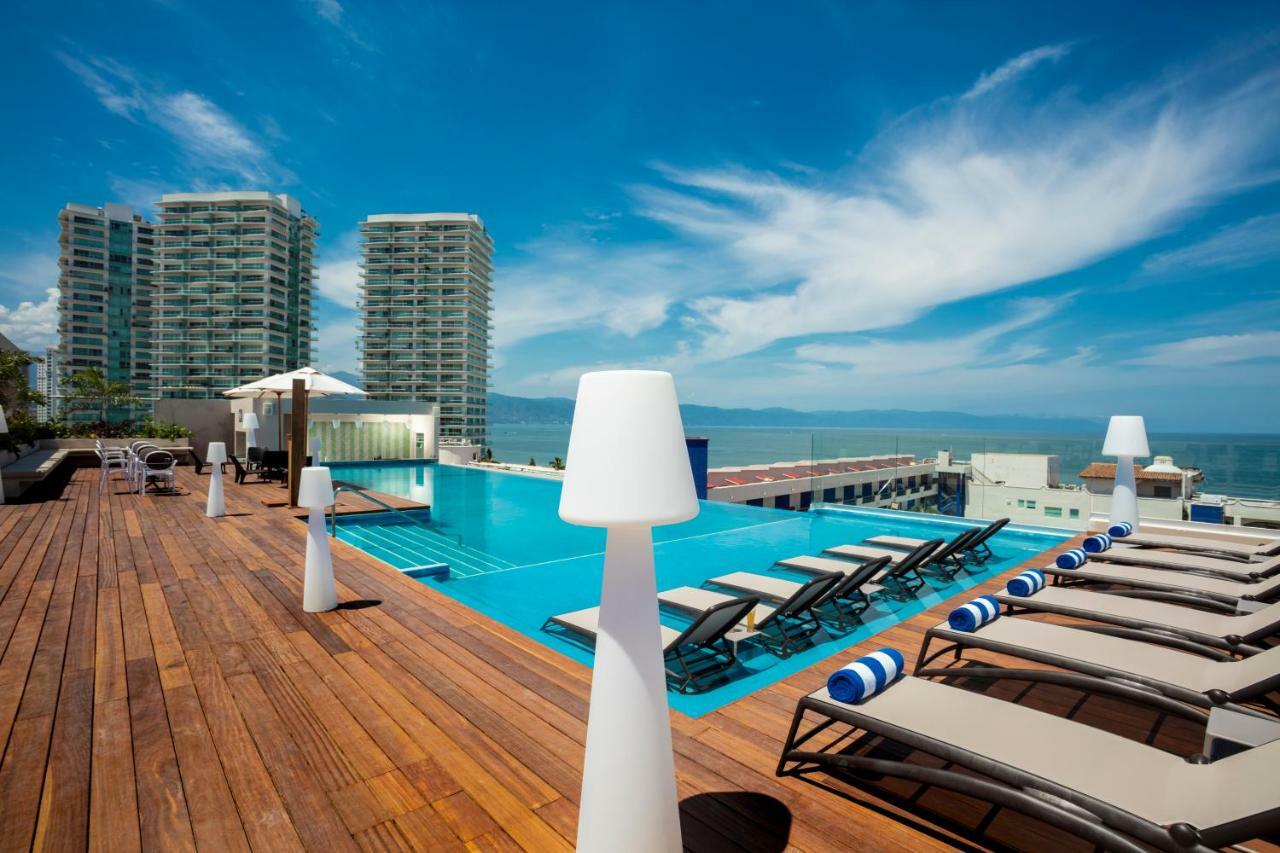 Crown Paradise Golden All Inclusive Resort - Adults Only Puerto Vallarta Exterior foto Rooftop pool at the hotel